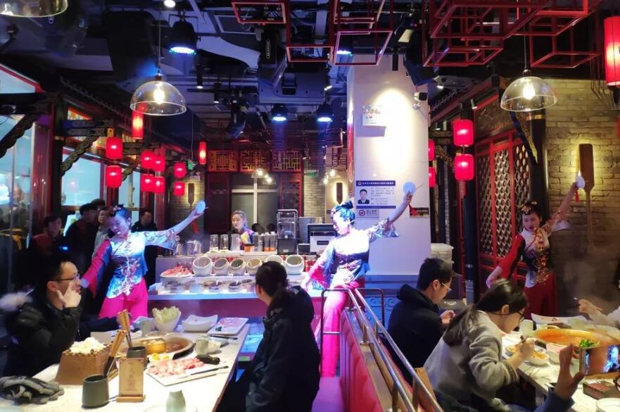 重慶洪崖洞哪家火鍋好吃？朝天門邀你看江景吃火鍋！