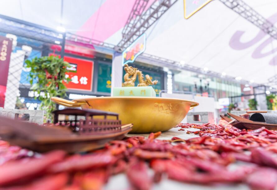 220萬能開一家多大規模的火鍋店？