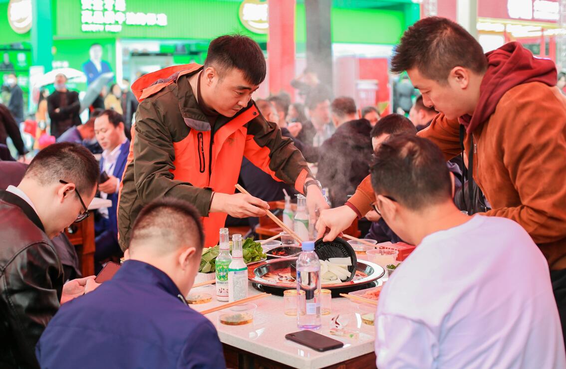 上新啦！朝天門氣泡青梅酒，絕佳的“火鍋伴侶”