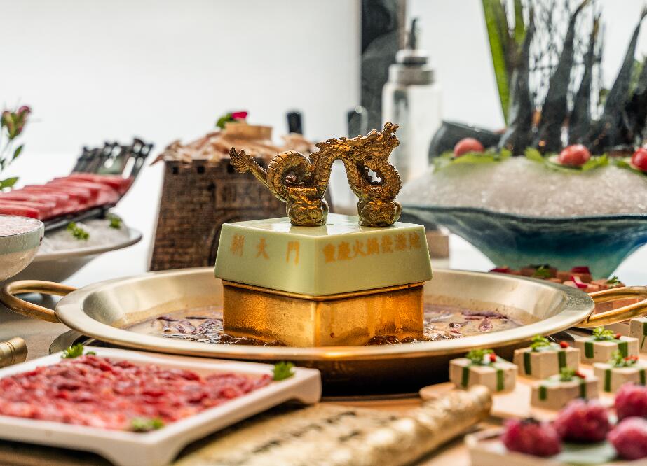 來朝天門吃火鍋，感受火鍋界的顏值天花板！