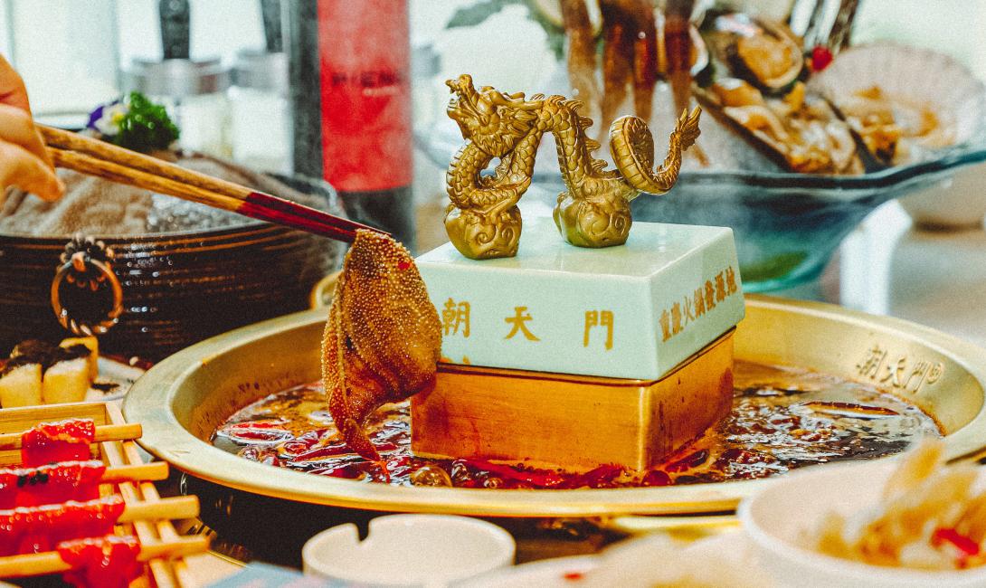 火鍋店熬制地溝油被罰巨款！餐飲食安時刻謹記！