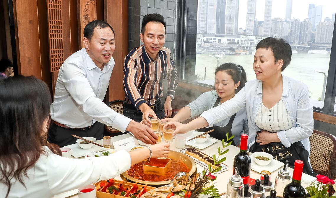 夏天不吃火鍋？做好四點(diǎn)，讓你全場(chǎng)爆滿(mǎn)！