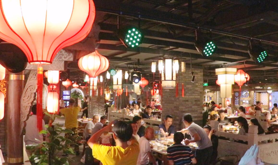 四川火鍋加盟店，秋冬推薦菜品，生意全靠它！